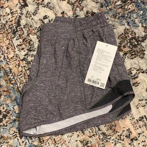 Lululemon shorty Hot Short 4’’
